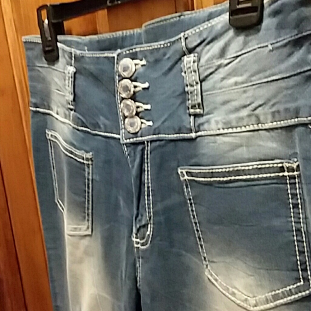 Jeans - Picture 2 of 4